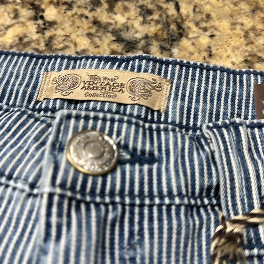 Vintage America blue Jean shorts size 6 28?” 4” length stripe NWT - Picture 2 of 11